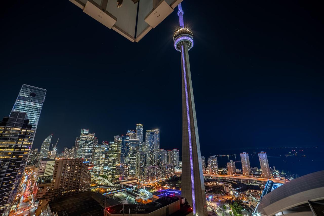 Designer Condo W/ Cn Tower View & Parking Toronto Bagian luar foto