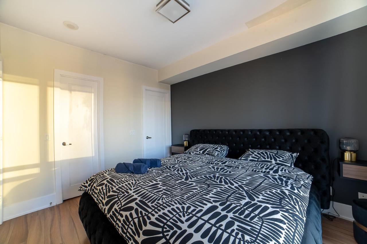 Designer Condo W/ Cn Tower View & Parking Toronto Bagian luar foto